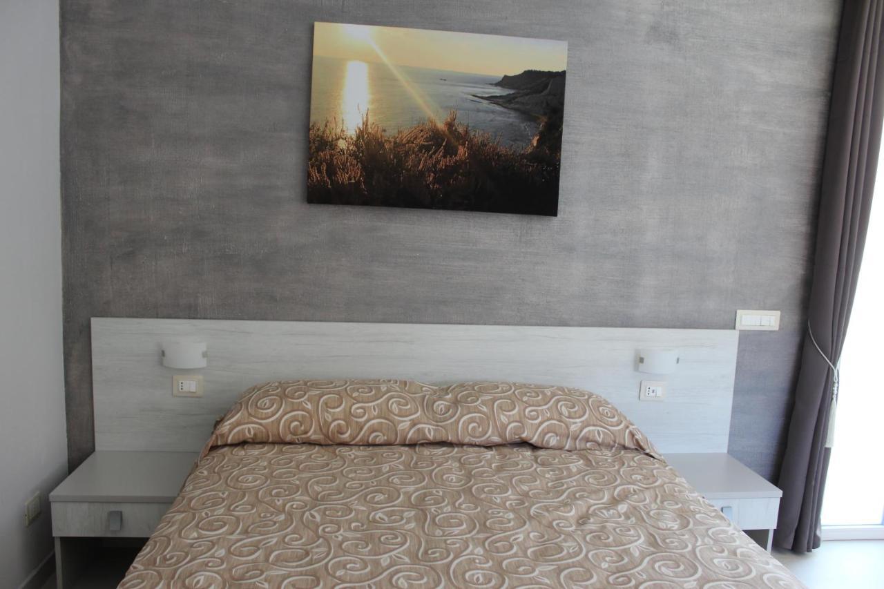 מונטאלגרו B&B L'Eden Di Capo Bianco מראה חיצוני תמונה